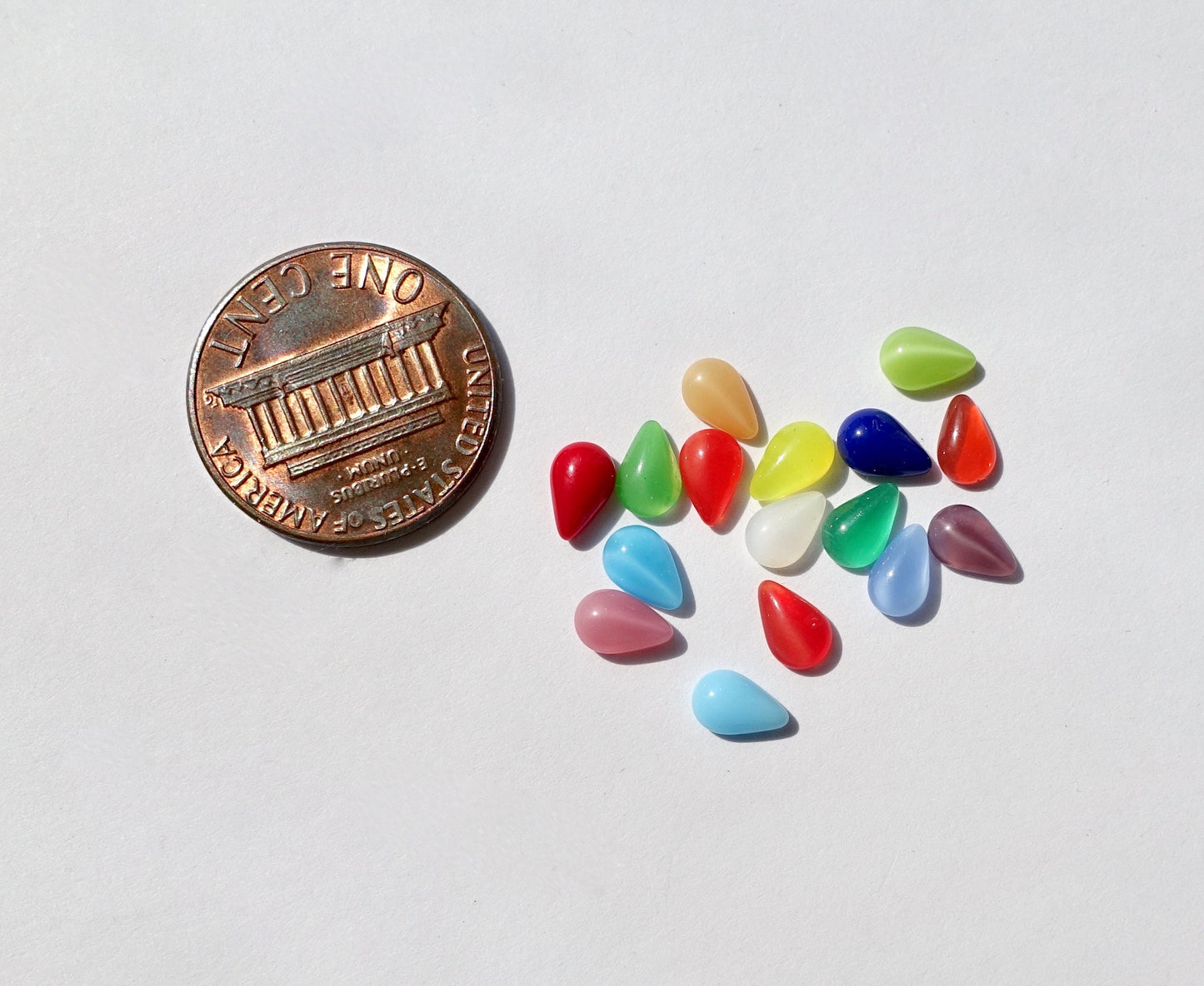 36 Cabochons 6x4mm tropfen bunt Mondschein