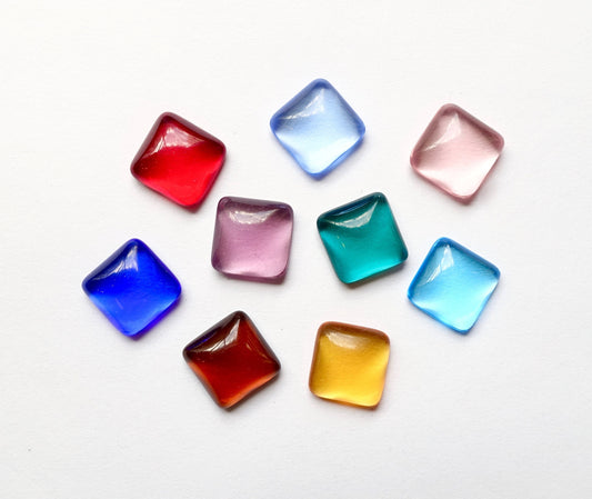 24 cabochons Quadrat 10x10mm transparent bunt mix
