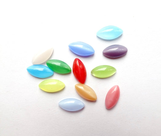 36 cabochons 10x5mm Navette Mondschein