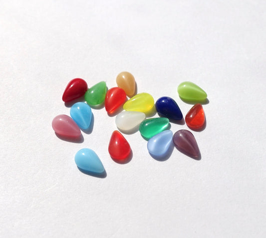 36 Cabochons 6x4mm tropfen bunt Mondschein