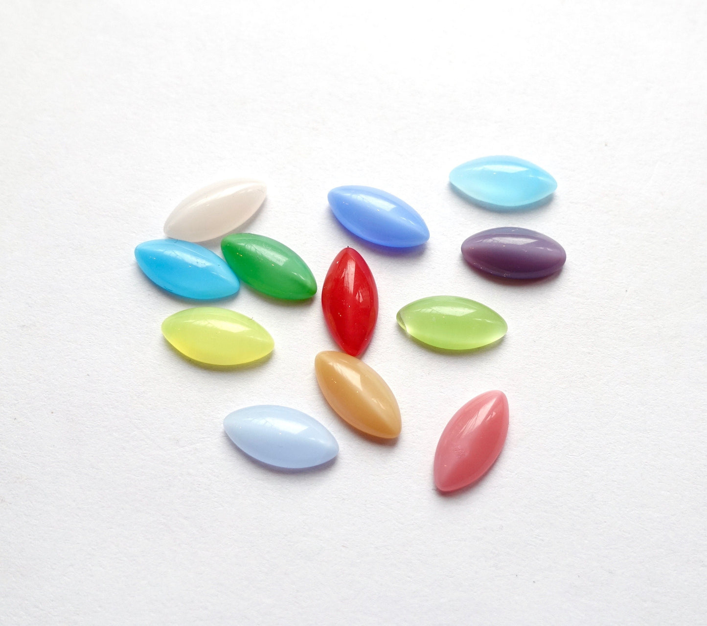 36 cabochons 10x5mm Navette Mondschein