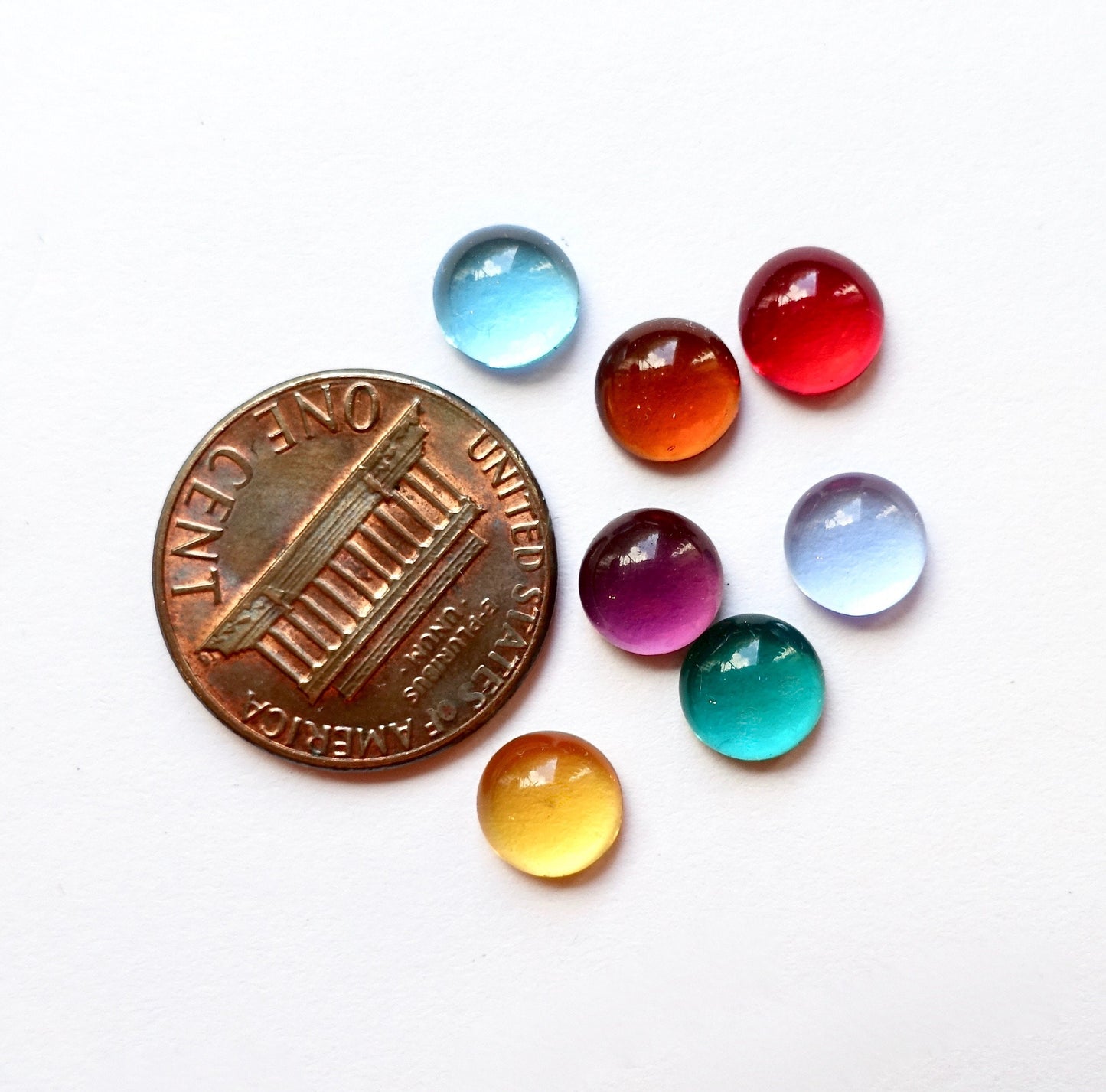 30 Cabochons 7mm rund transparent bunt mix