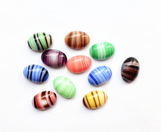 4 cabochons Oval 14x10 mm streifen opak bunt