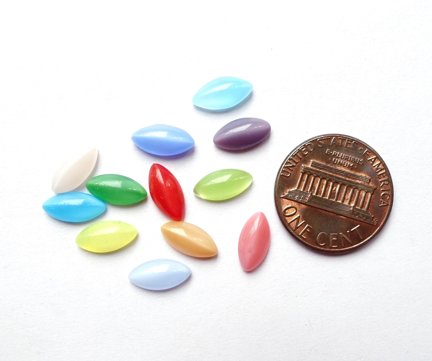 36 cabochons 10x5mm Navette Mondschein