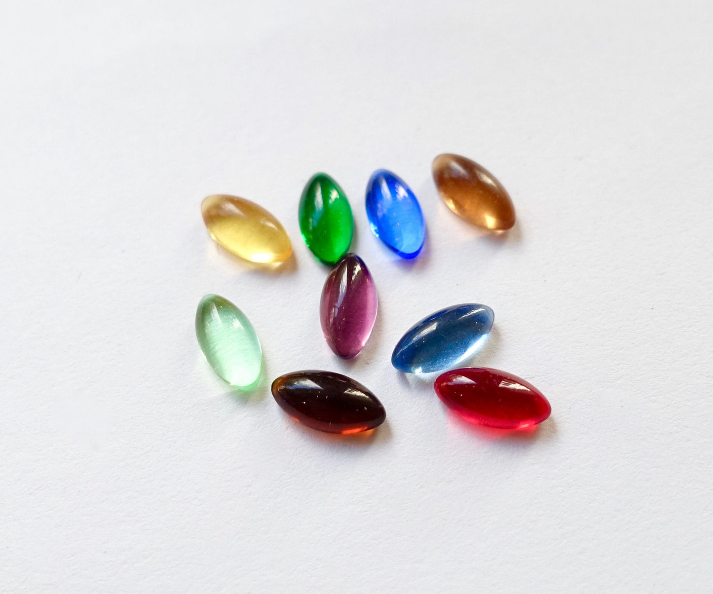 48 cabochons Navette 8x4mm transparent bunt mix